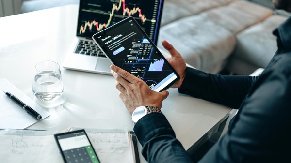 What are the challenges of integrating AI in UK marketing infrastructures?